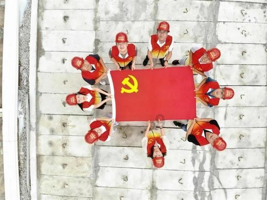 人口出生率跌破警戒线意味着什么？游戏画面